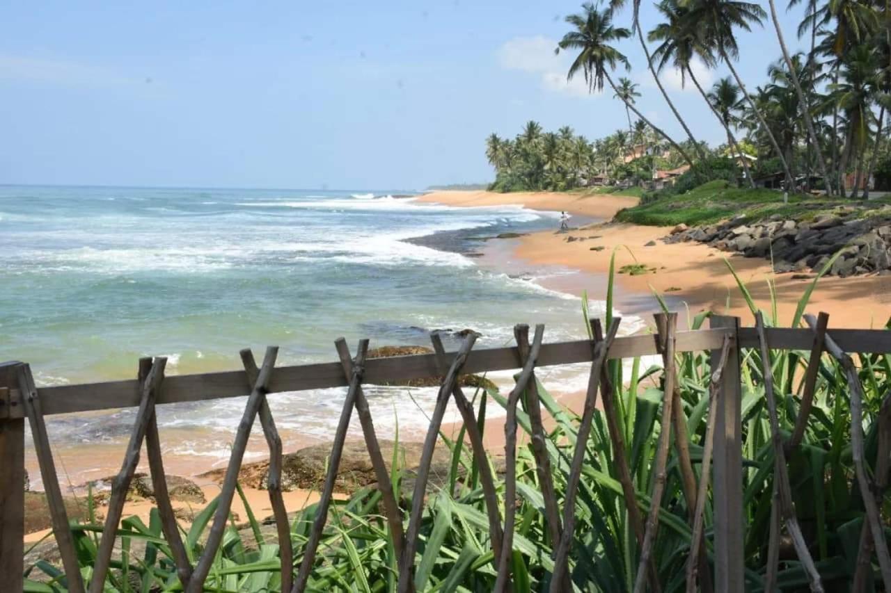 Ashen'S Beach House Boossa Luaran gambar