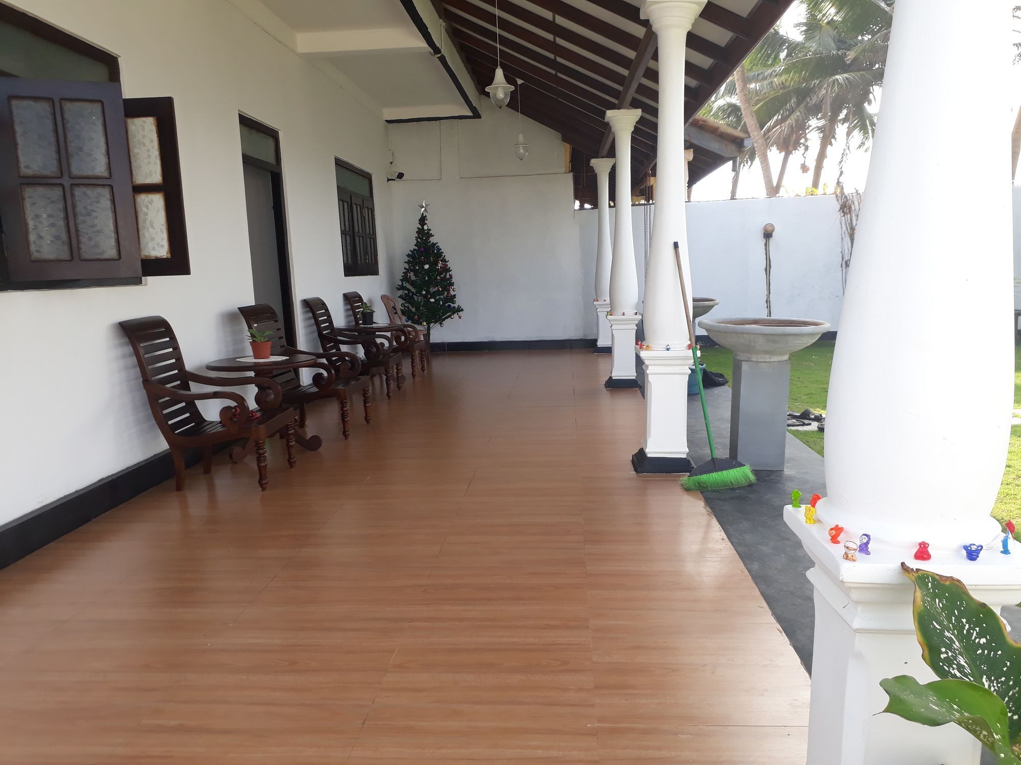 Ashen'S Beach House Boossa Luaran gambar